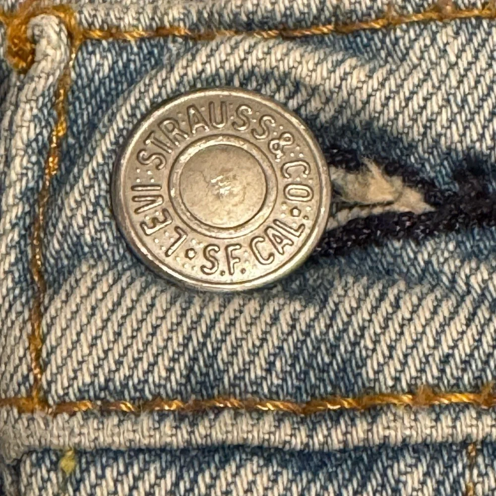 Levi's Men's Straight Jeans in Light wash Blue